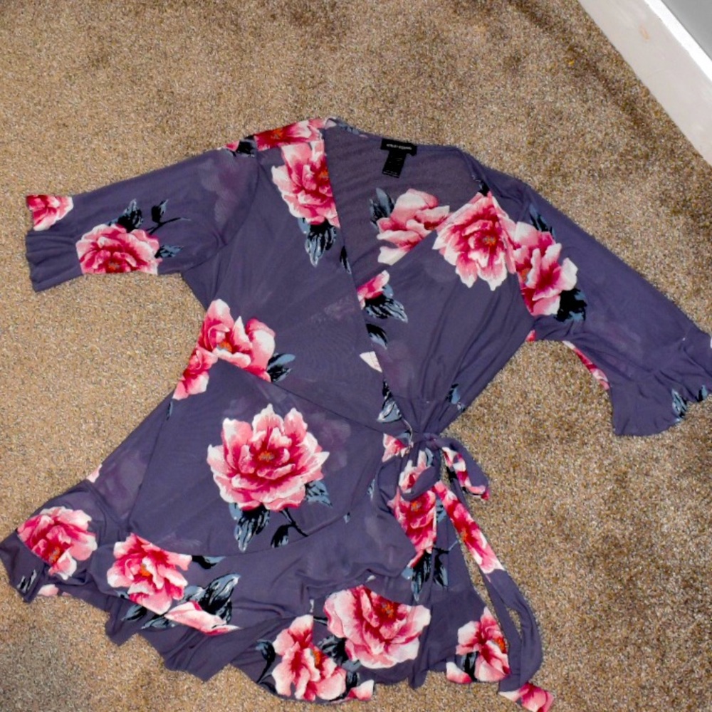 Ashley Stewart Sheer Floral Wrap Top 1X (14/16)
